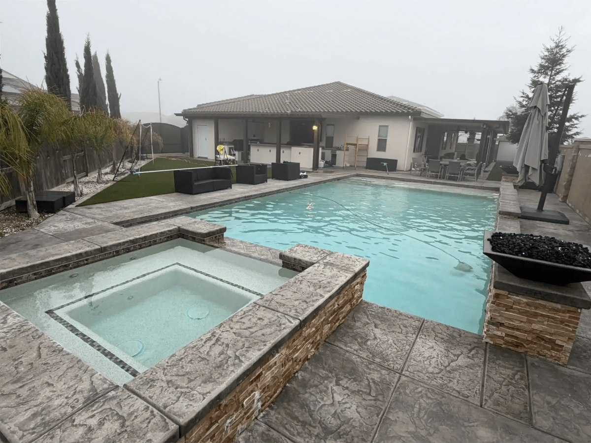 Pool construction and maintenance - Photo 45