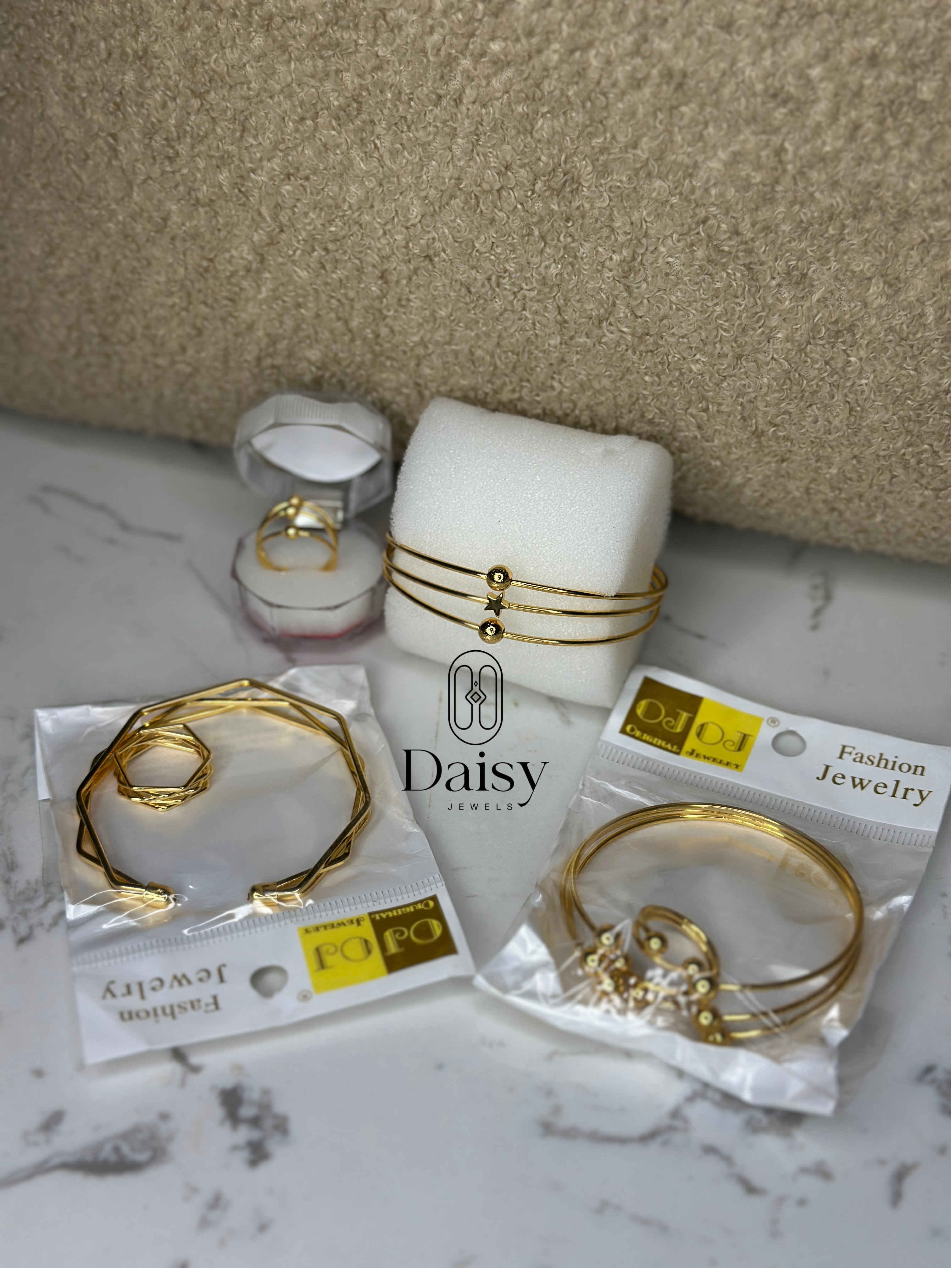 CLASSIC WOMEN'S BRACELETS WITH RINGS
