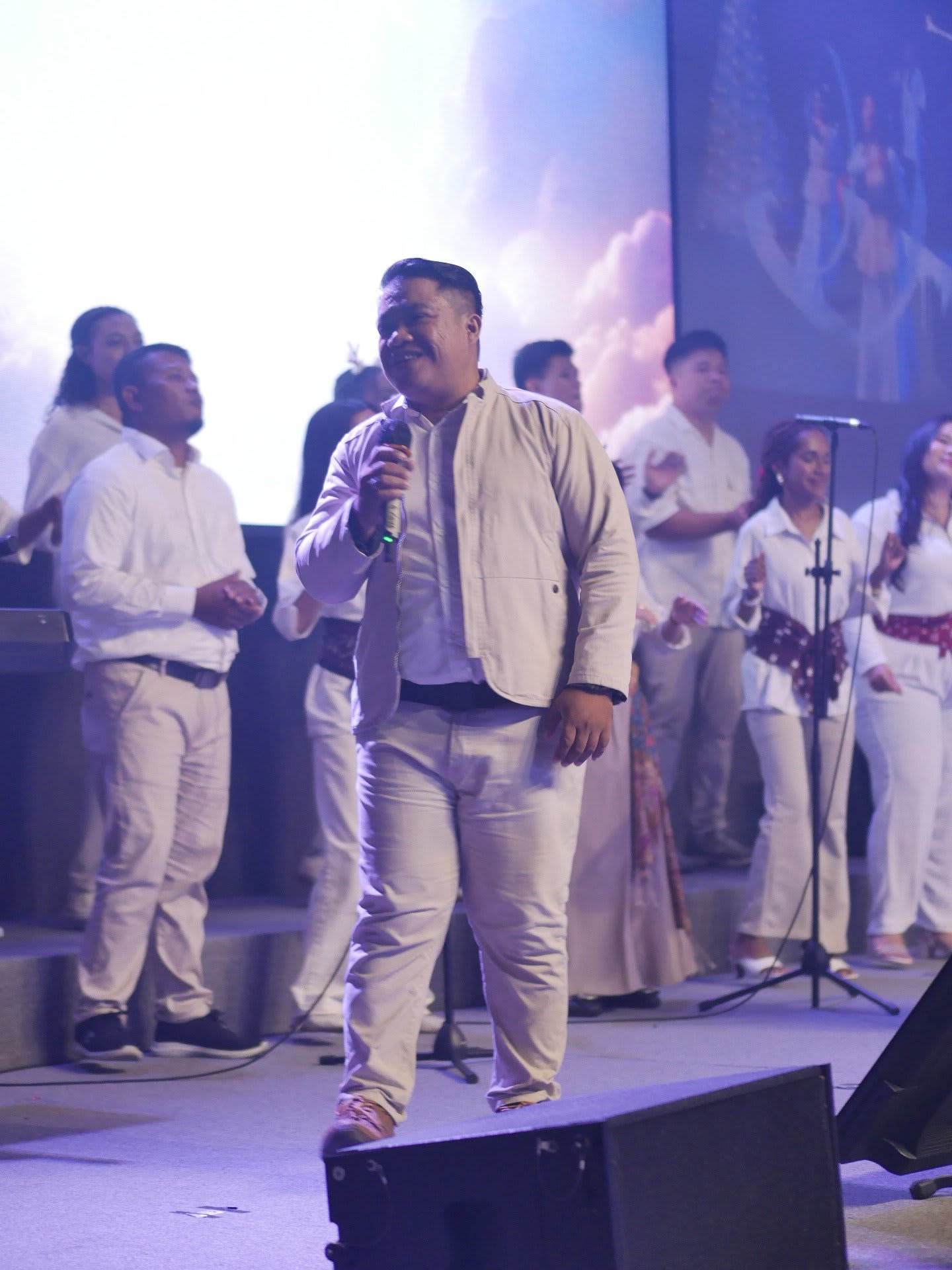 bali man worship leader