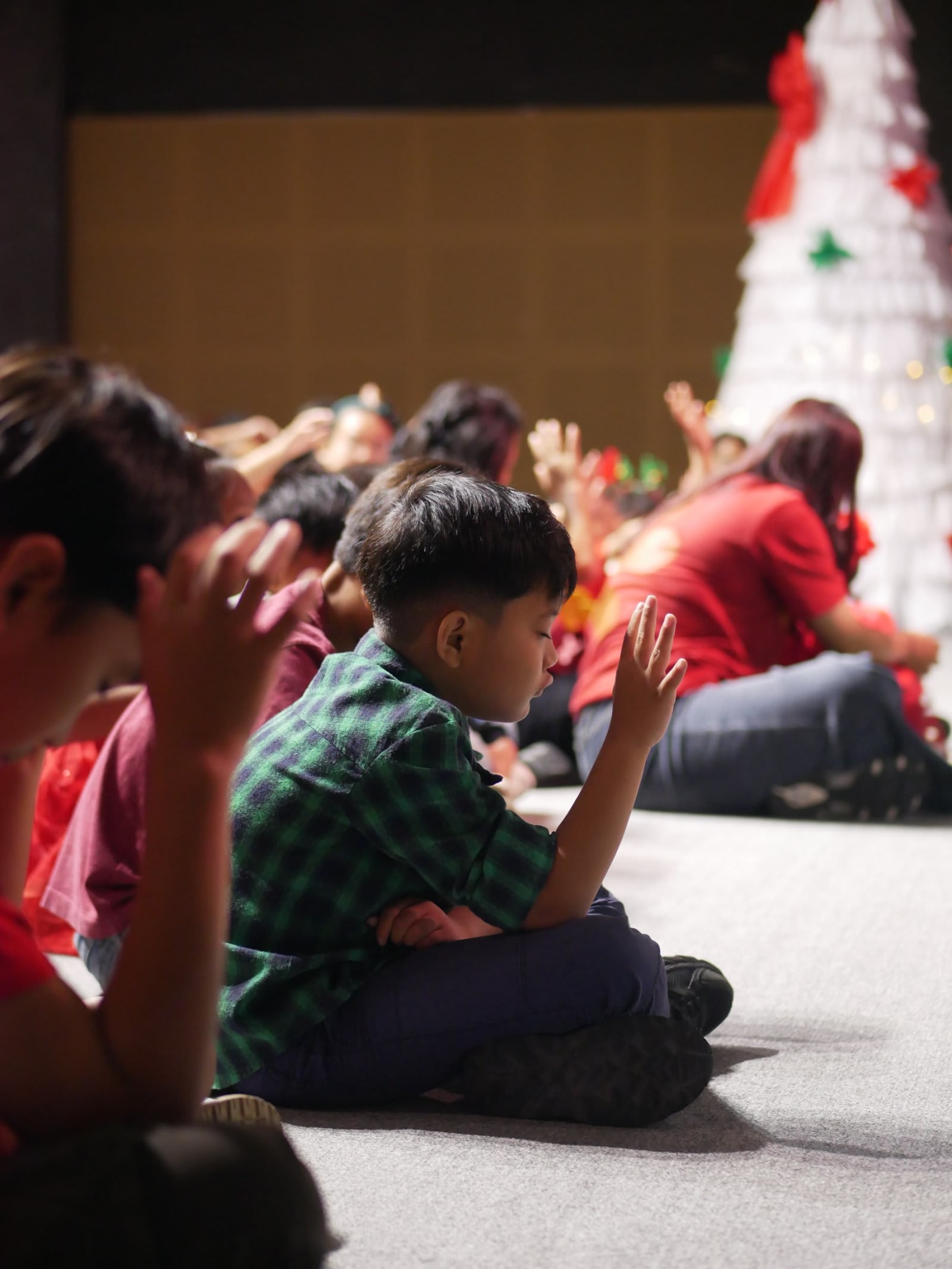 Bali kids worshipping