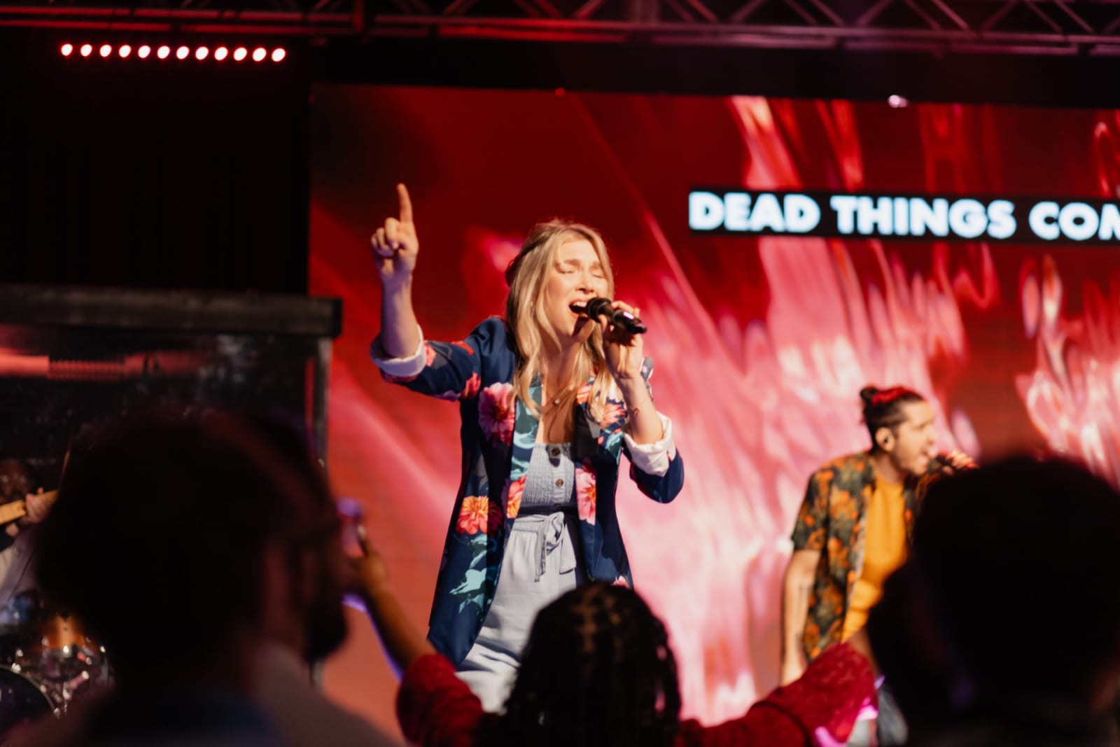 Chloe Evans worshipping / Gwinnett + Stage
