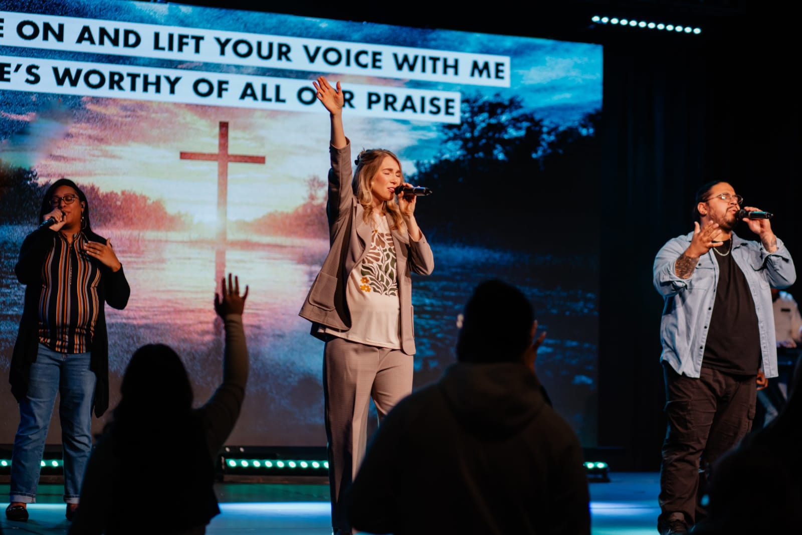 Chloe Evans leading praise / Gwinnett + Stage