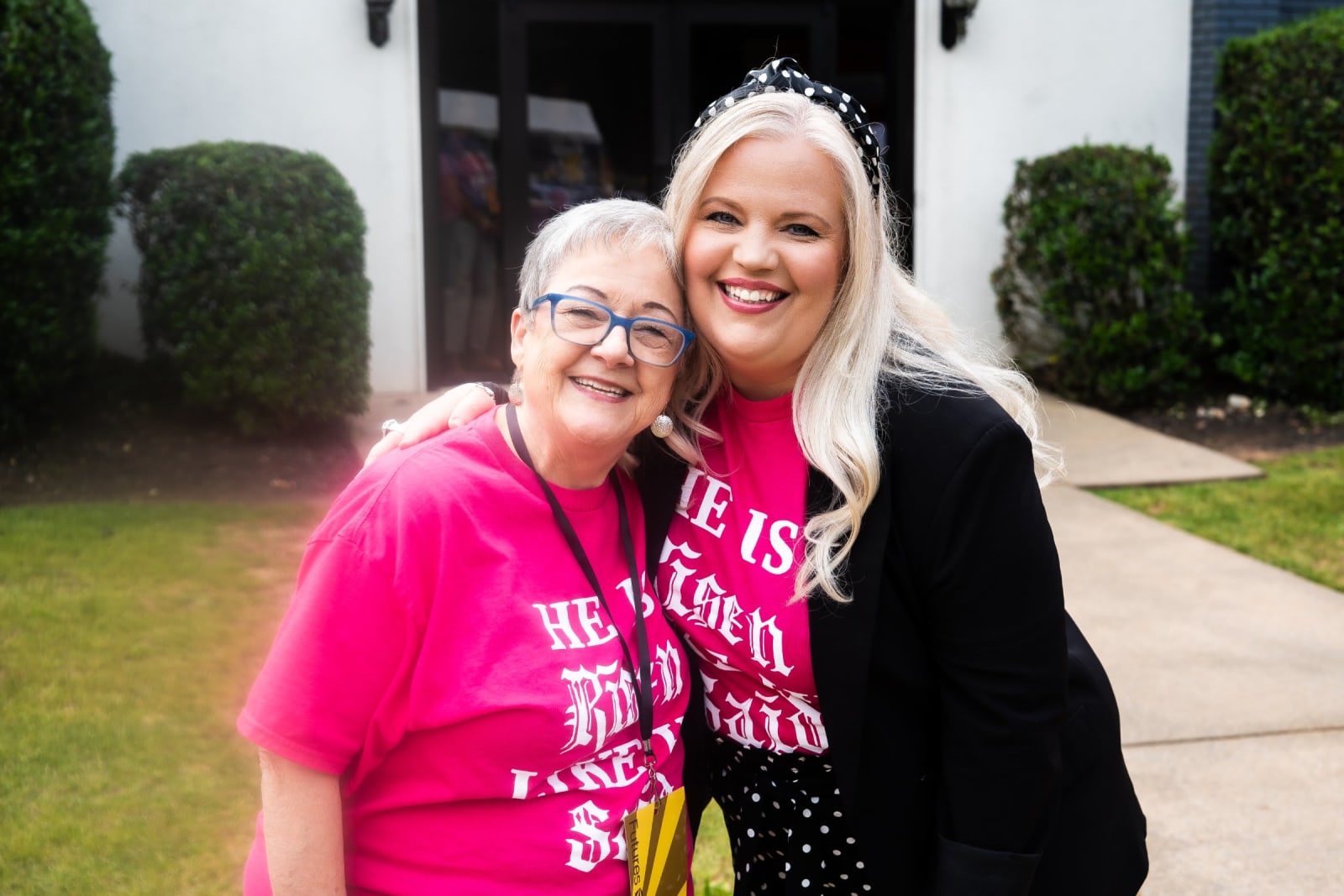 kennesaw old woman and adult woman hugging and smiling