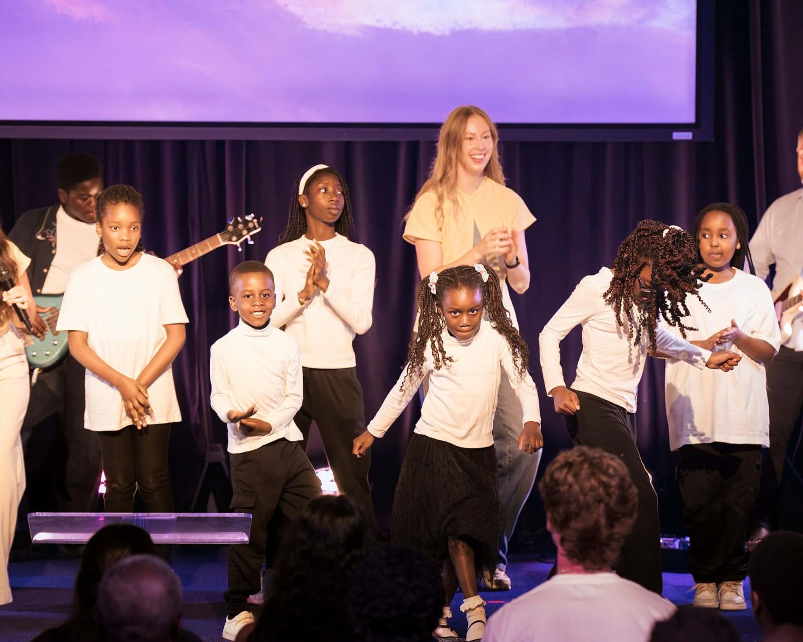 Kids performing on stage / salisbury
