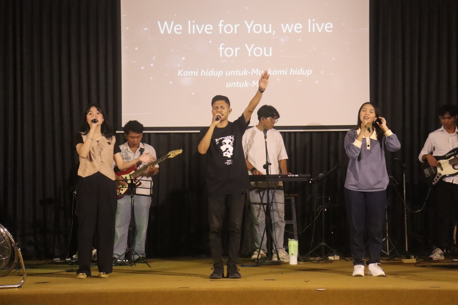 Worship band leading congregation in praise at Solo campus Futures Church gallery service