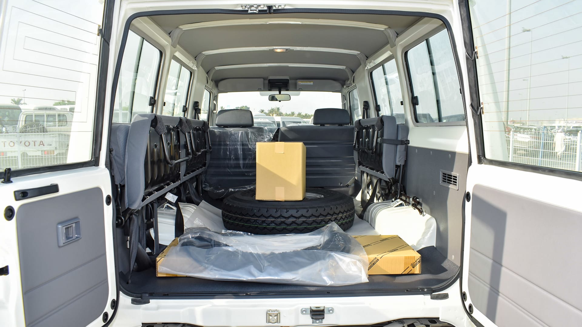 Toyota Land Cruiser 2024 - Source Vehicles