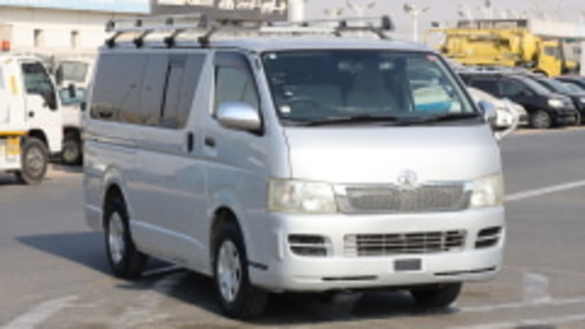 Toyota HiAce 2006 - Source Vehicles