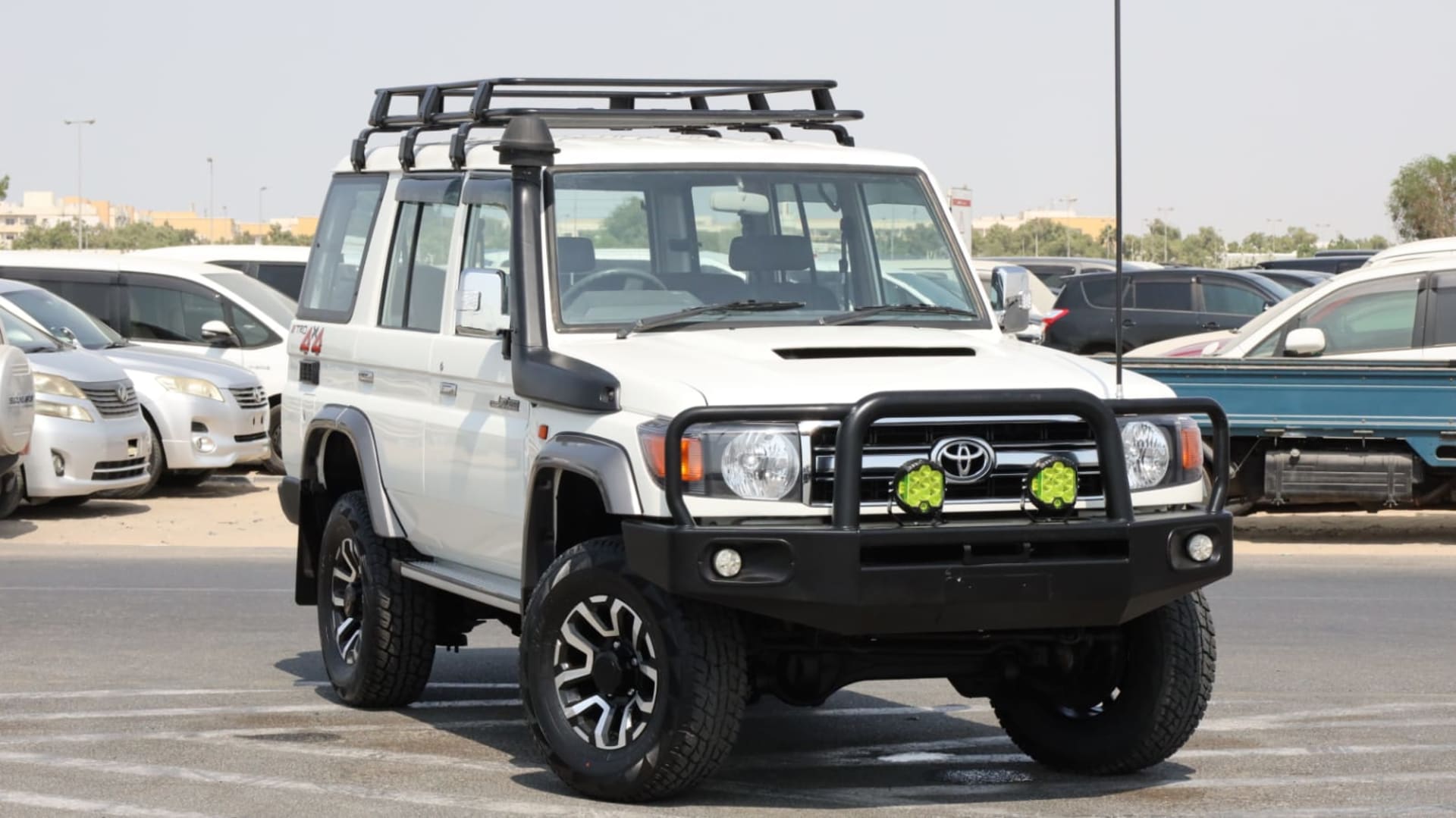 Toyota Land Cruiser 2006 - Source Vehicles