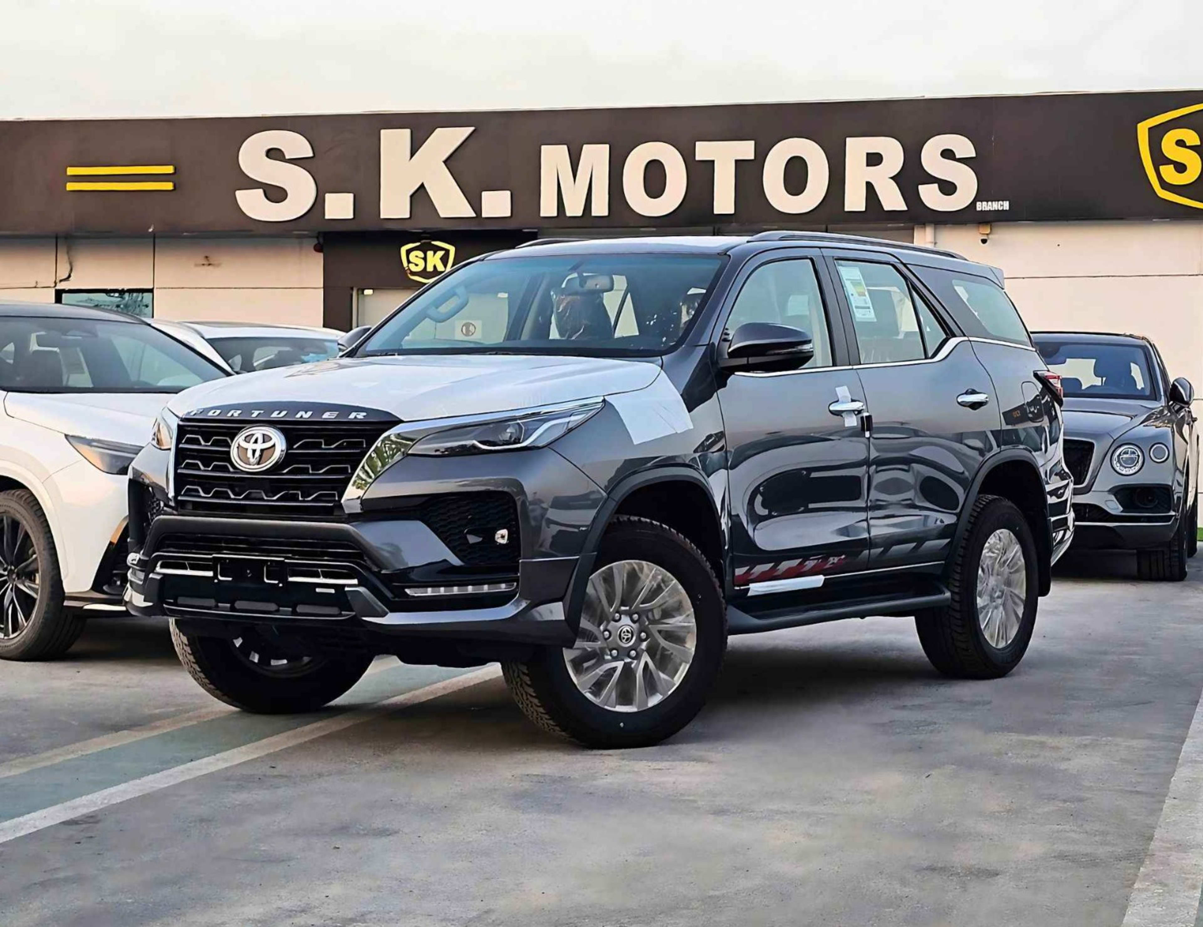 Toyota Fortuner 2025 - Source Vehicles