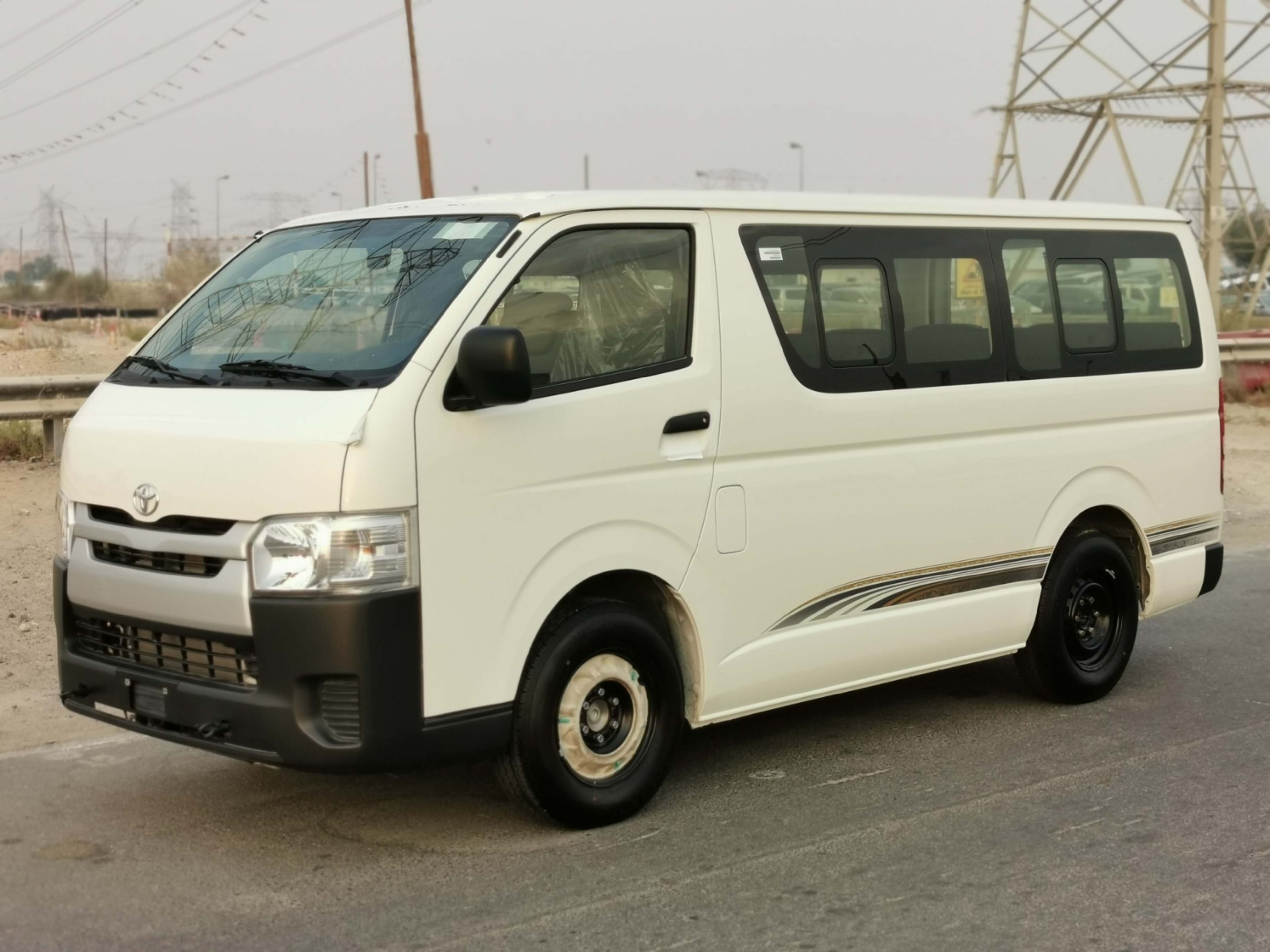 Toyota HiAce 2021 - Source Vehicles