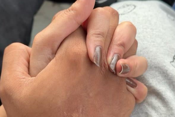 i want to hold your hand like this forever and ever!!