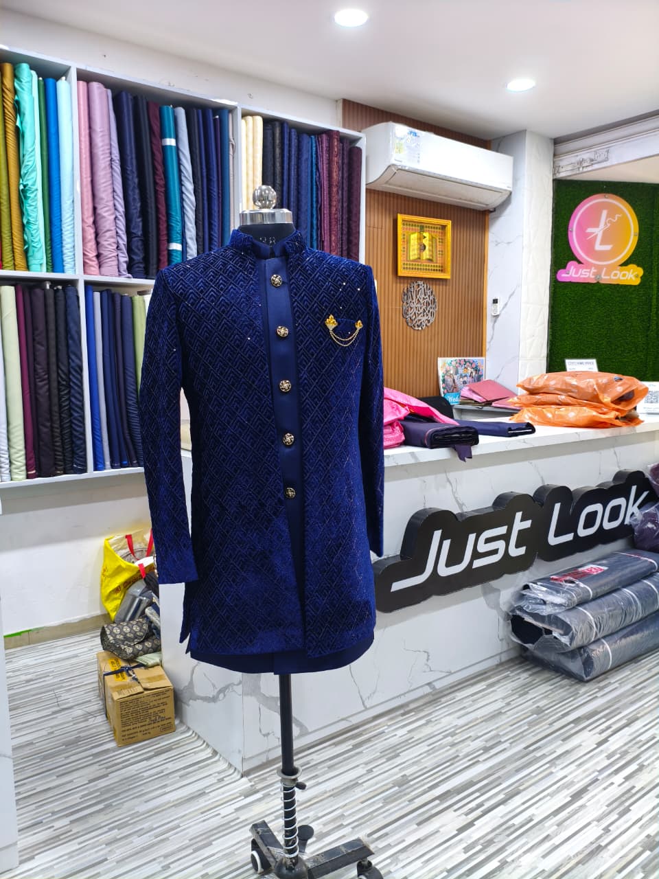 Look 1