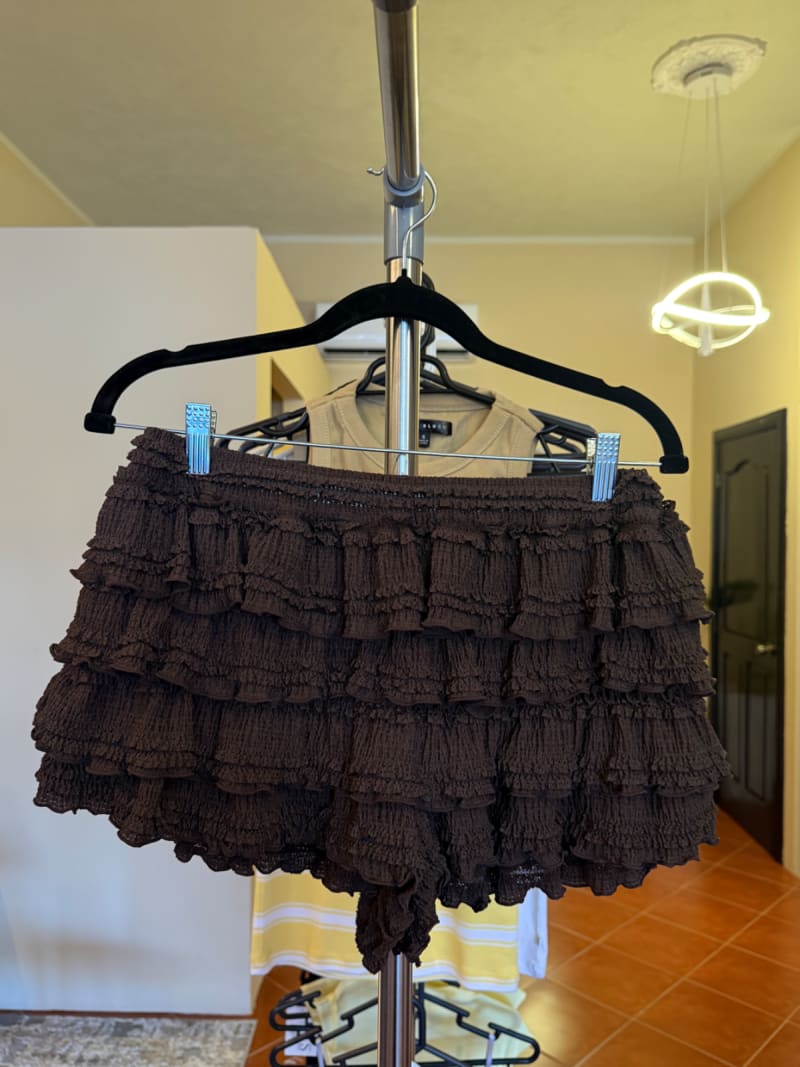 Short con revuelo