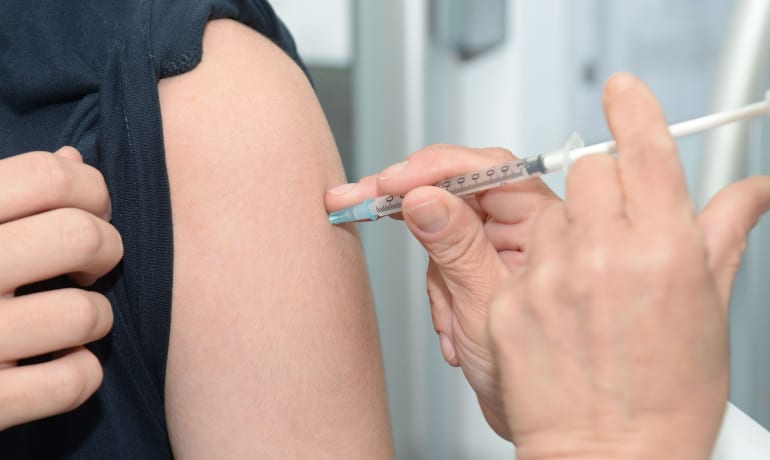 La vacuna de la gripe (en la pandemia COVID).