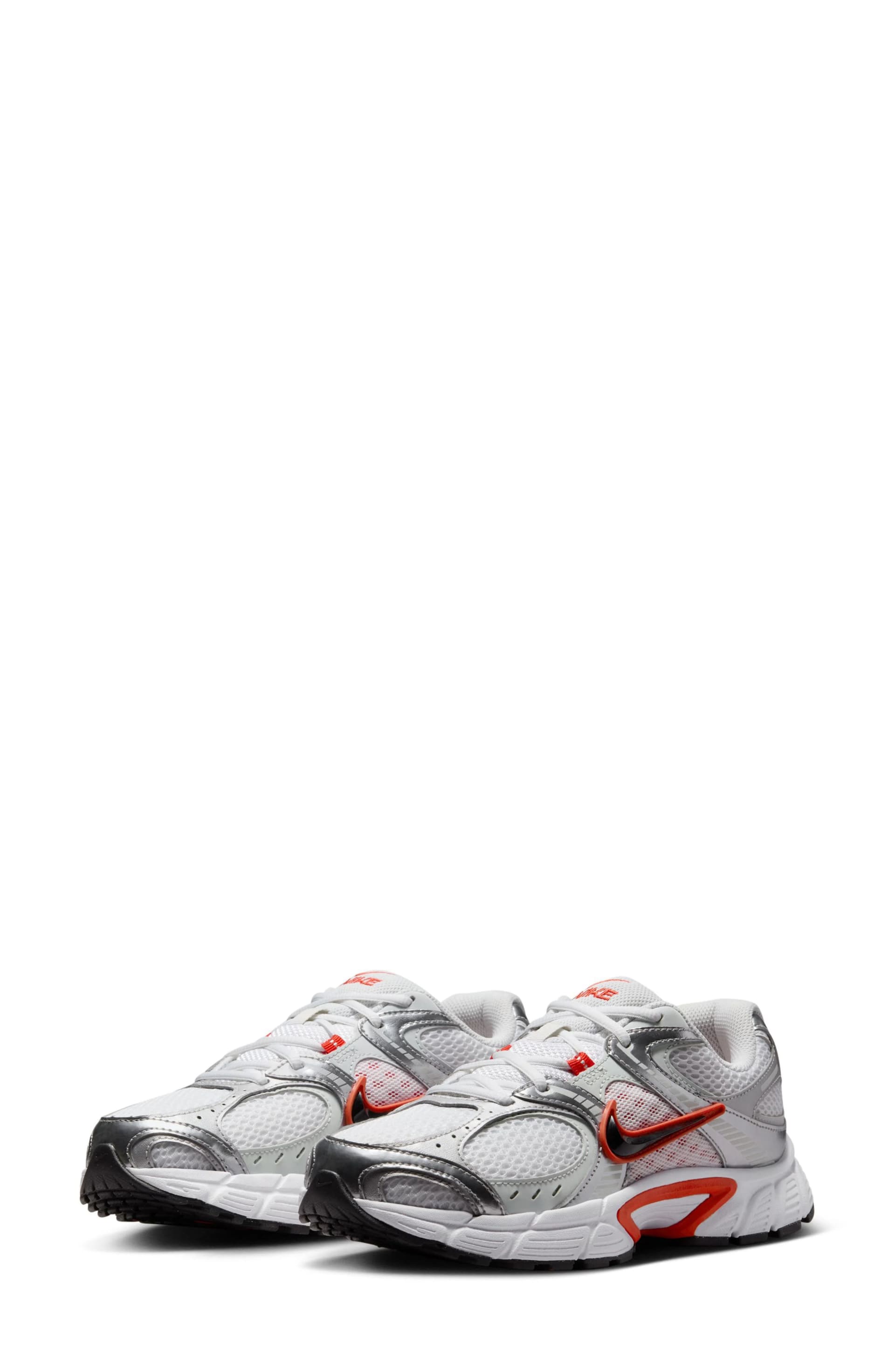 1191996_nike-v5-rnr-sneaker.webp