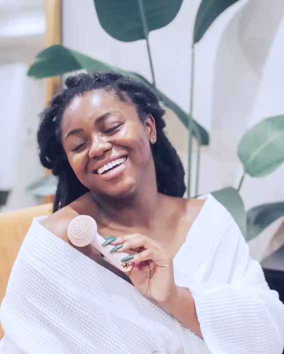 Flawless Temizleme Silikon Yüz Süngeri ve Temizleyici