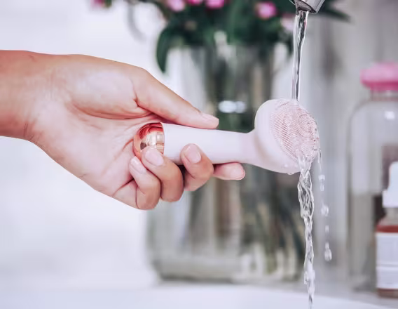 Flawless Temizleme Silikon Yüz Süngeri ve Temizleyici