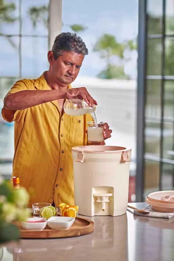 Stanley Adventure 2 Galon Hızlı Akışlı Su Sürahisi