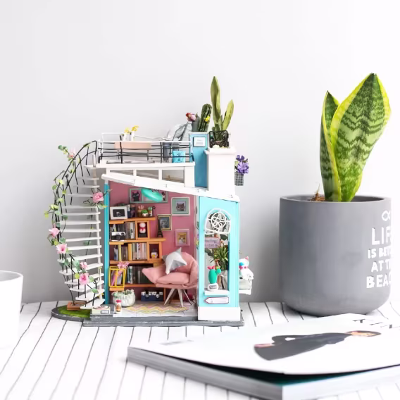 Rolife DIY Minyatür Ev Seti  Dora'nın Çatısı