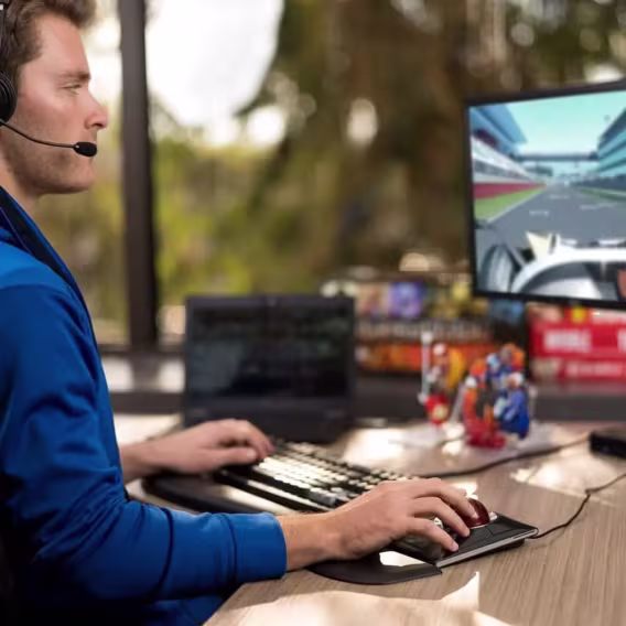 Kensington İnce Klavyeler için ErgoSoft Bilek Desteği (K52800WW)