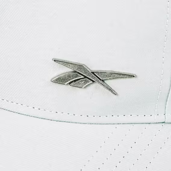 Reebok Kadın Active Metal Rozet Şapka