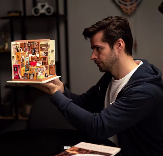 Rolife DIY Minyatür Ev Seti  Sam'in Kitapçısı