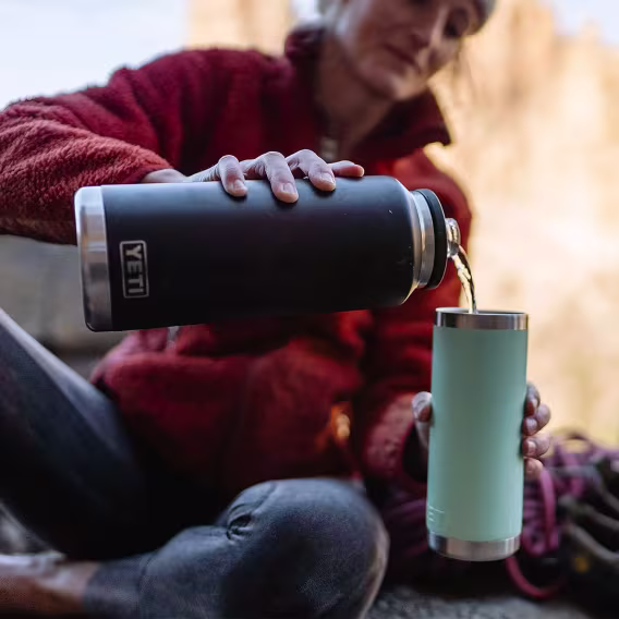 YETI Rambler Vakumlu Yalıtımlı Şişe  1.36 L