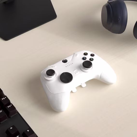 Xbox Serisi Razer Wolverine V2 Chroma Kablolu Oyun Kumandası