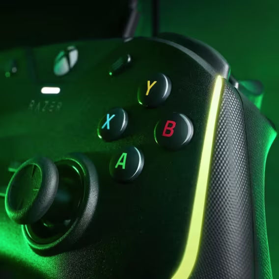 Xbox Serisi Razer Wolverine V2 Chroma Kablolu Oyun Kumandası