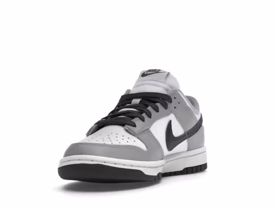 Nike Kadın Dunk Low Sneaker - Gri/Siyah Logo