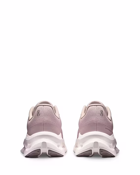 On Kadın Cloudtilt Kısa Spor Ayakkabı