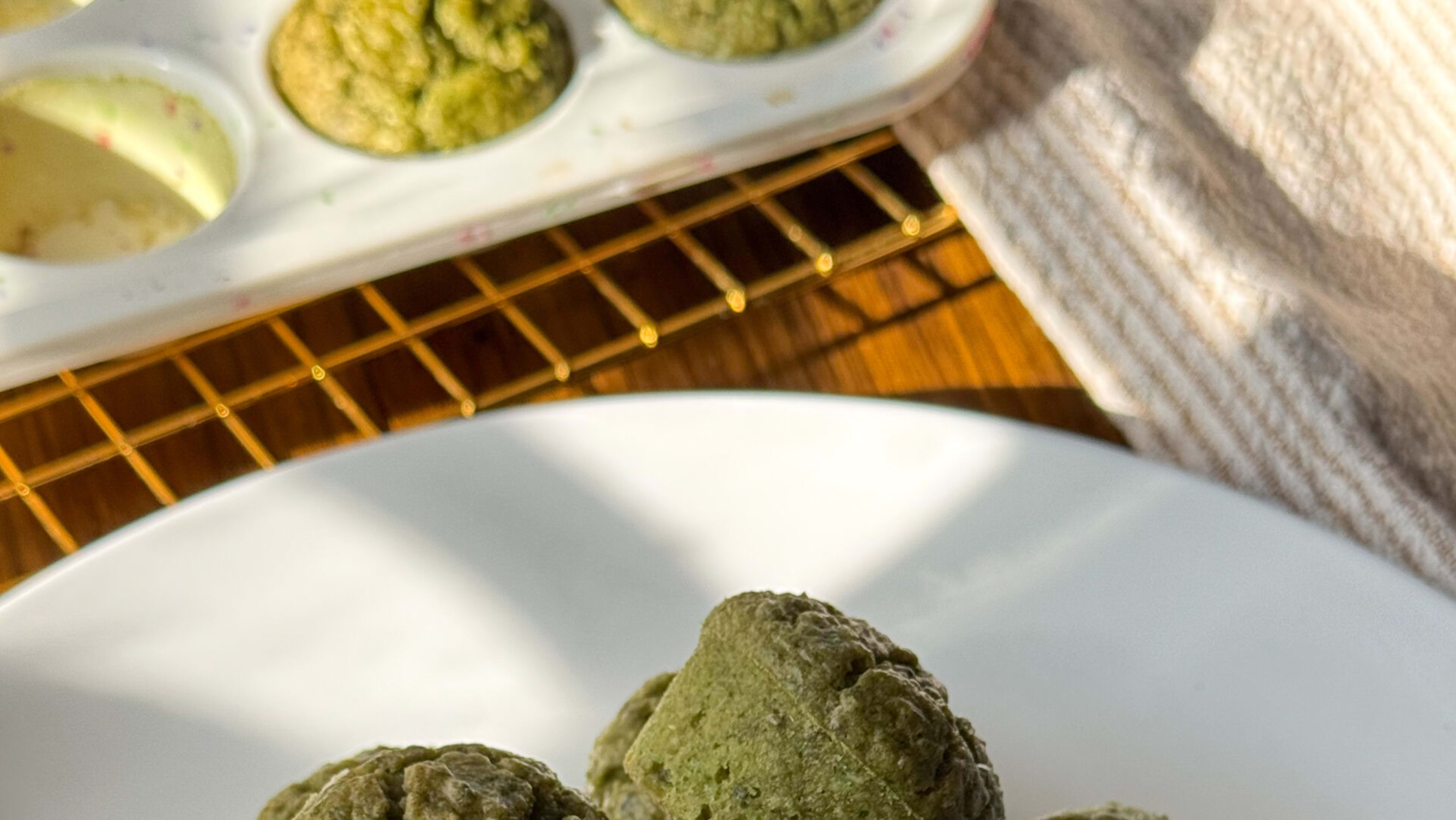Simple Spinach Oatmeal Muffins