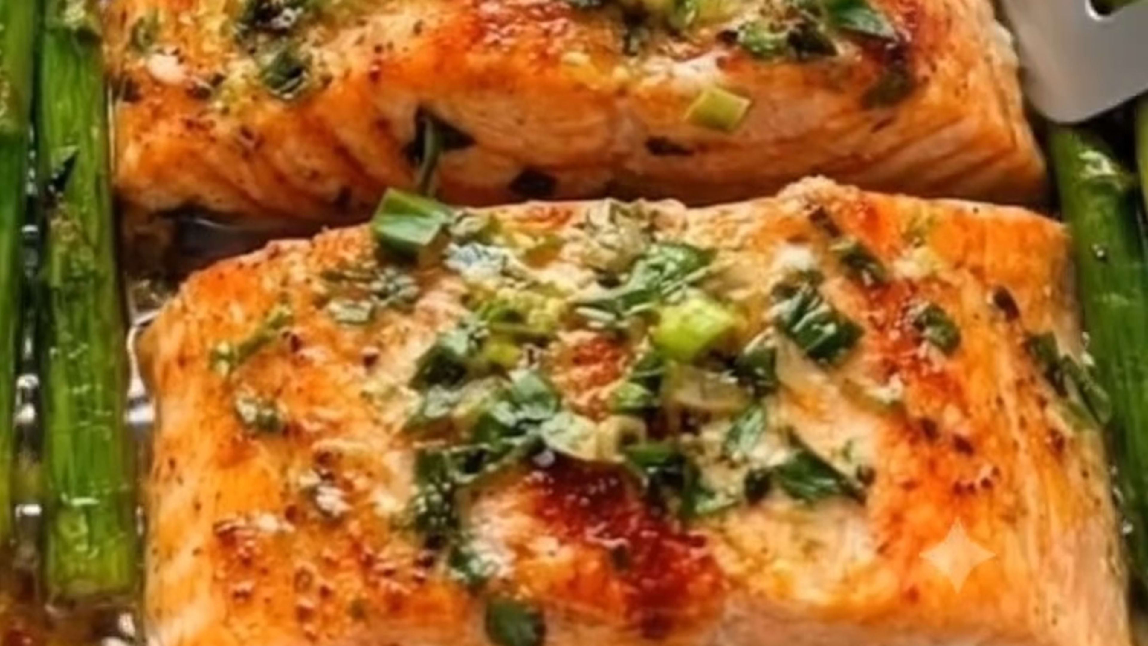 Baked Salmon in Foil with Asparagus