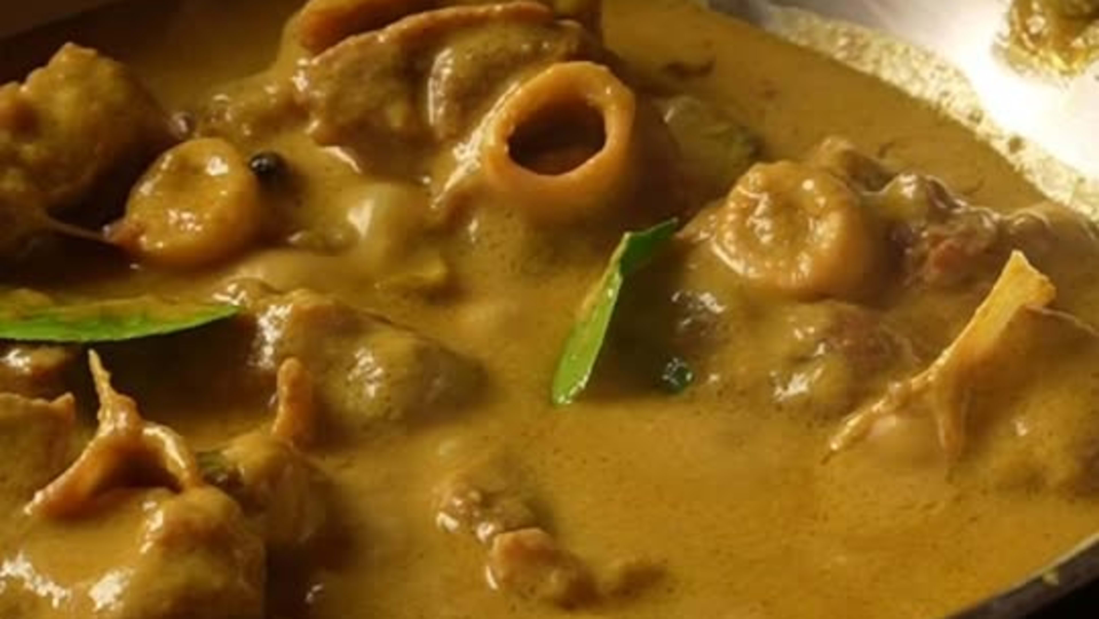 Mutton Curry with Coconut Milk and Green Chilli