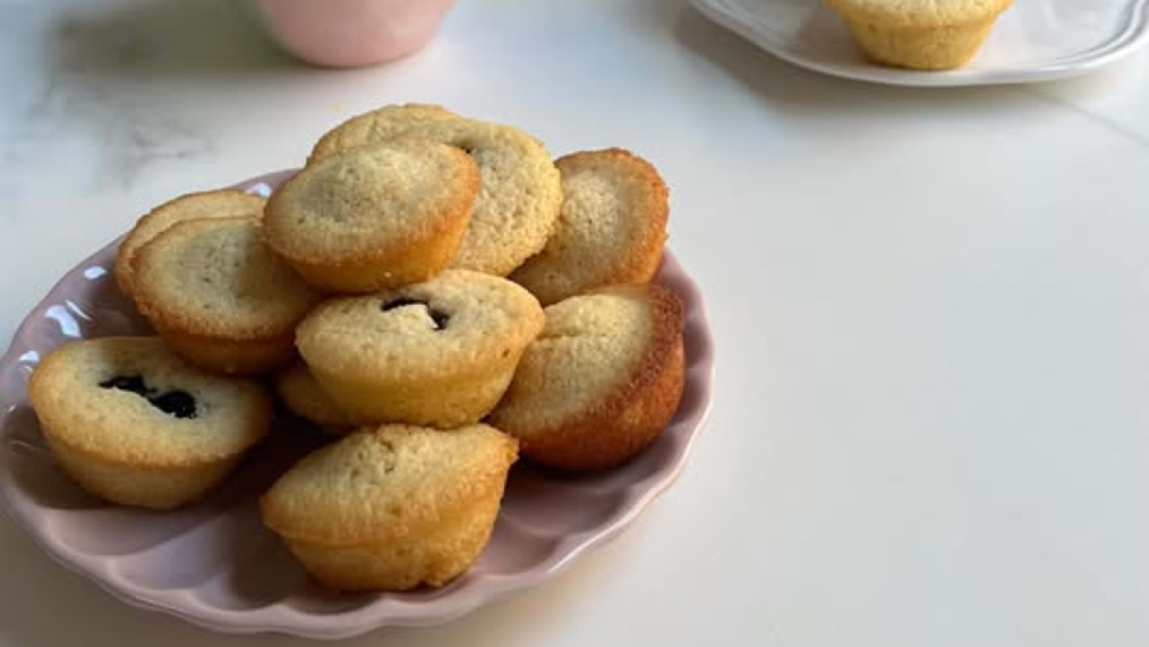 Amaretto and Amarena Financiers