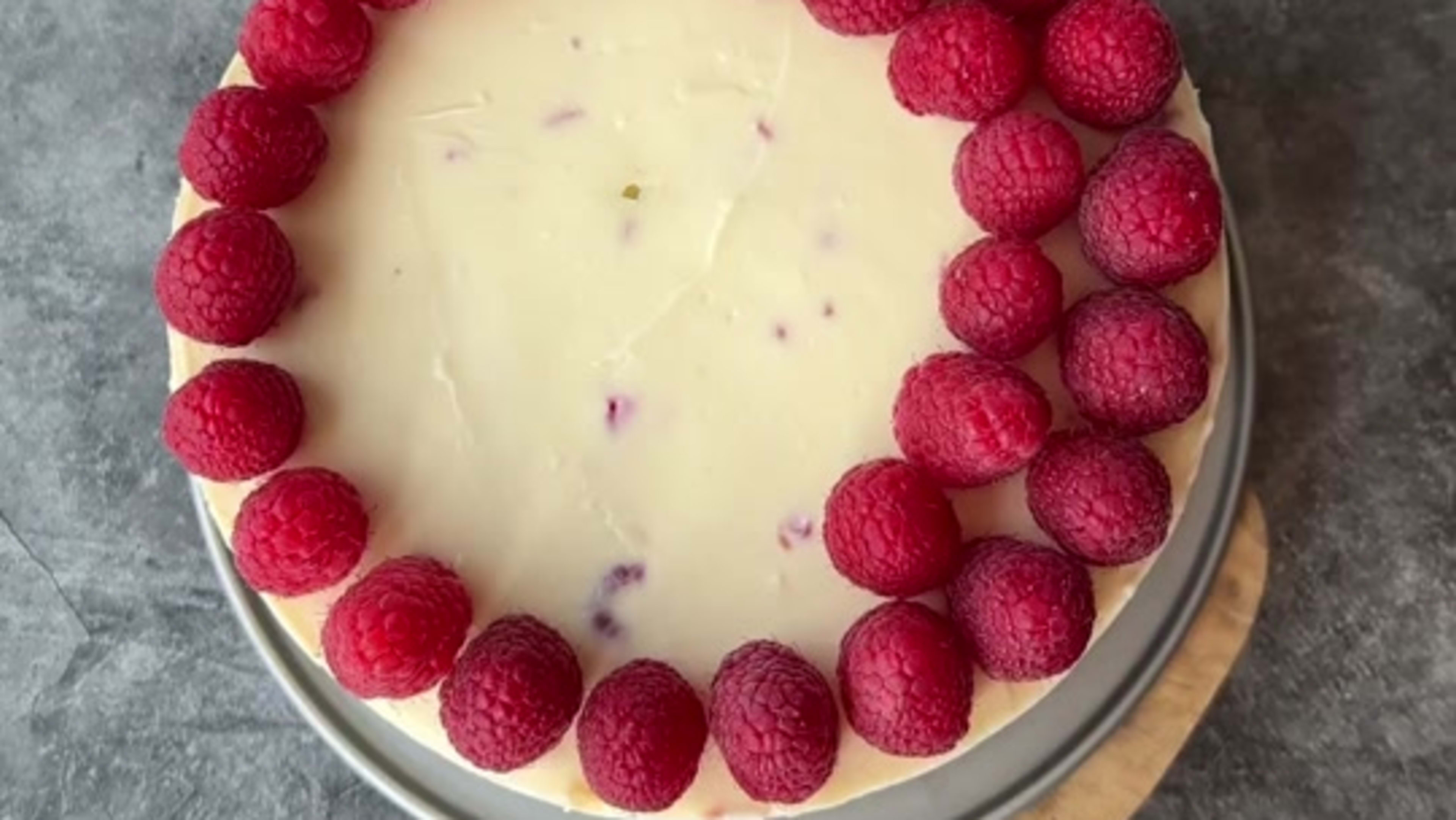 No-Bake Raspberry Cheesecake