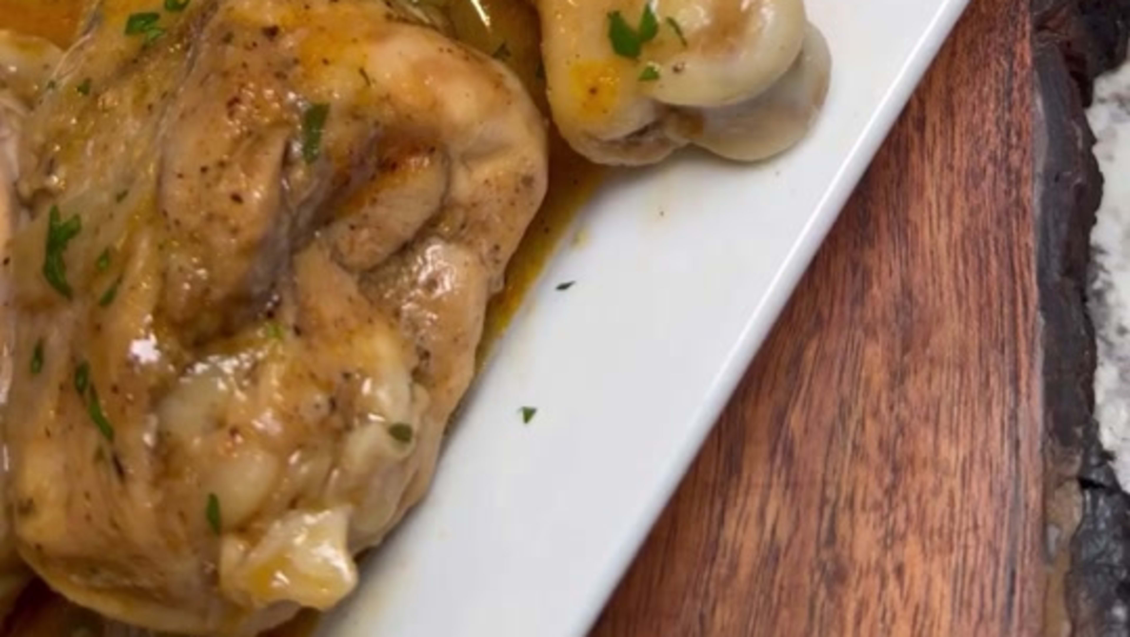 Baked Chicken with Creamy Gravy Sauce