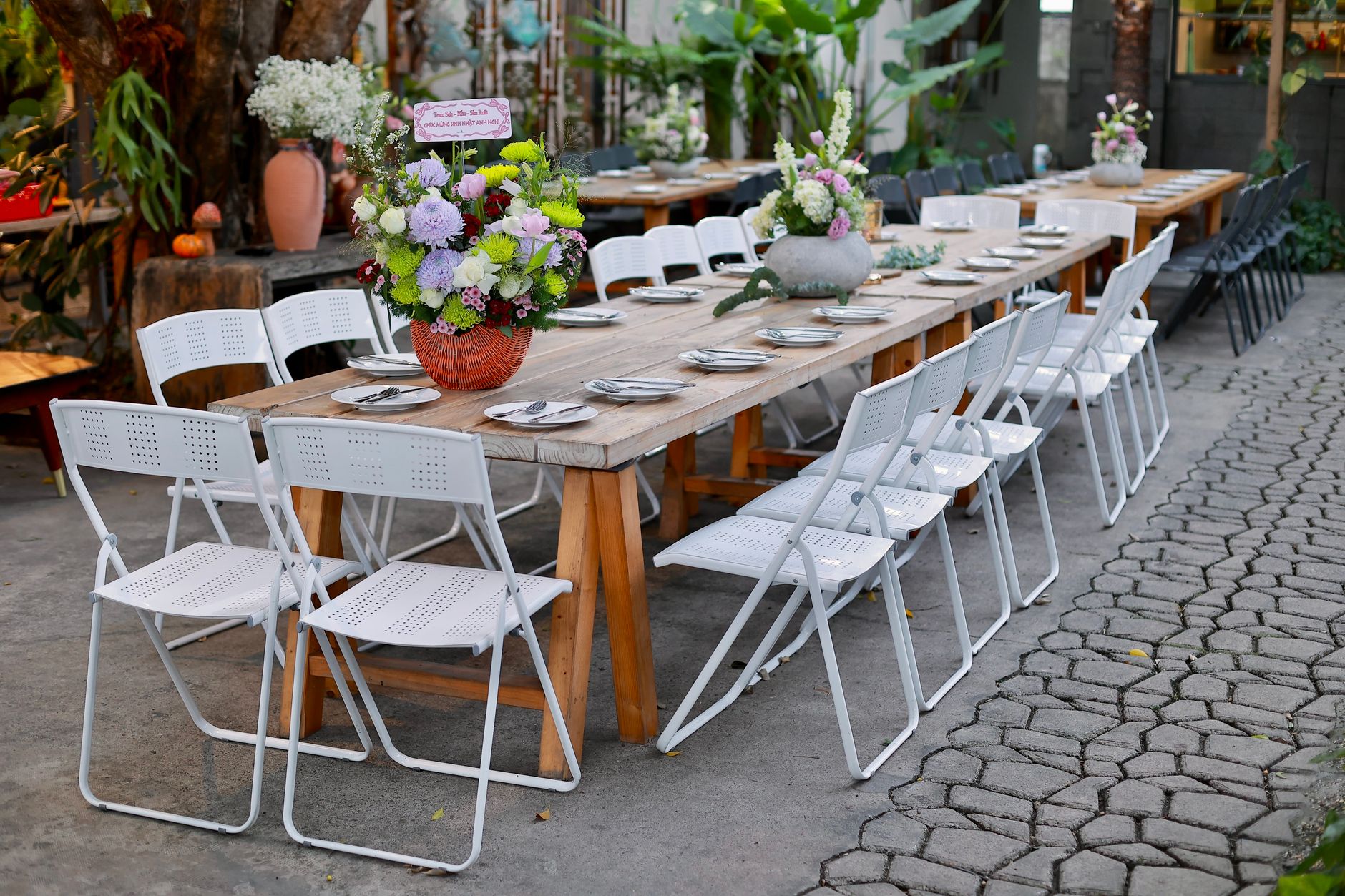 Noleggio Set Tavoli e Sedie (20 posti)