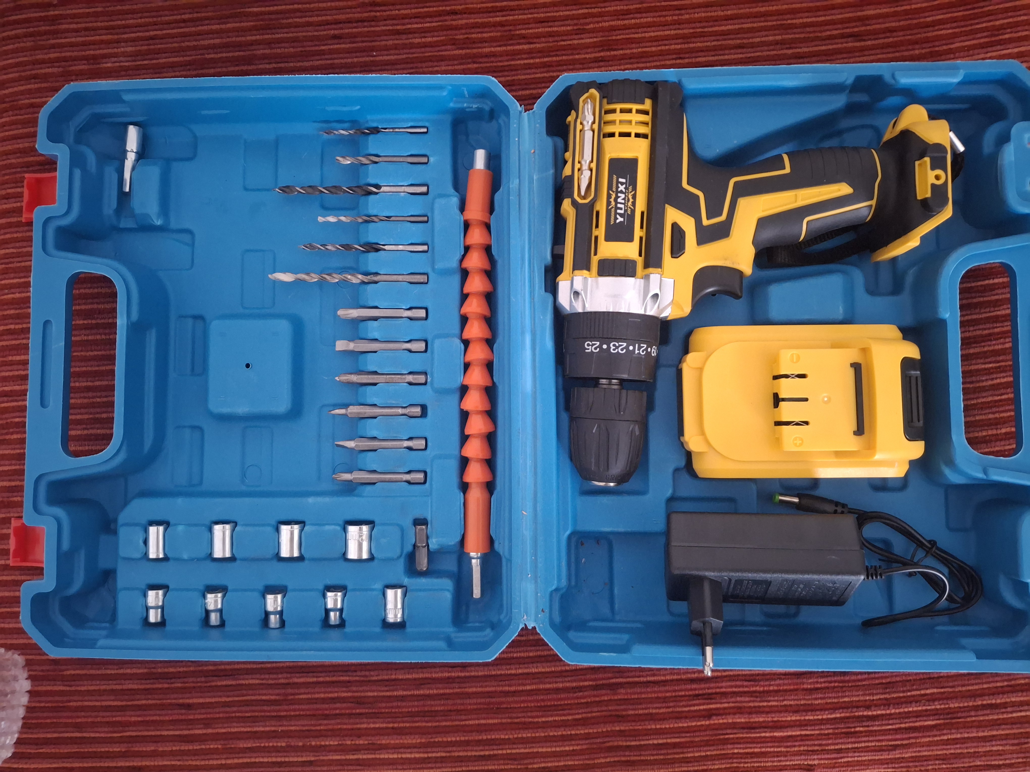 Noleggio Trapano Avvitatore a Batteria