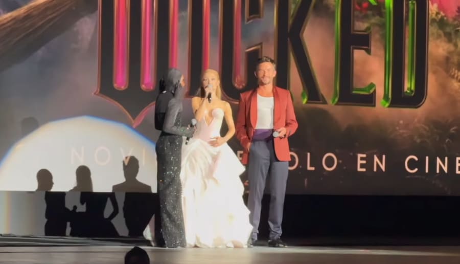 Ariana Grande with Cynthia Erivo and Jonathan Bailey at the Wicked premiere in Mexico City