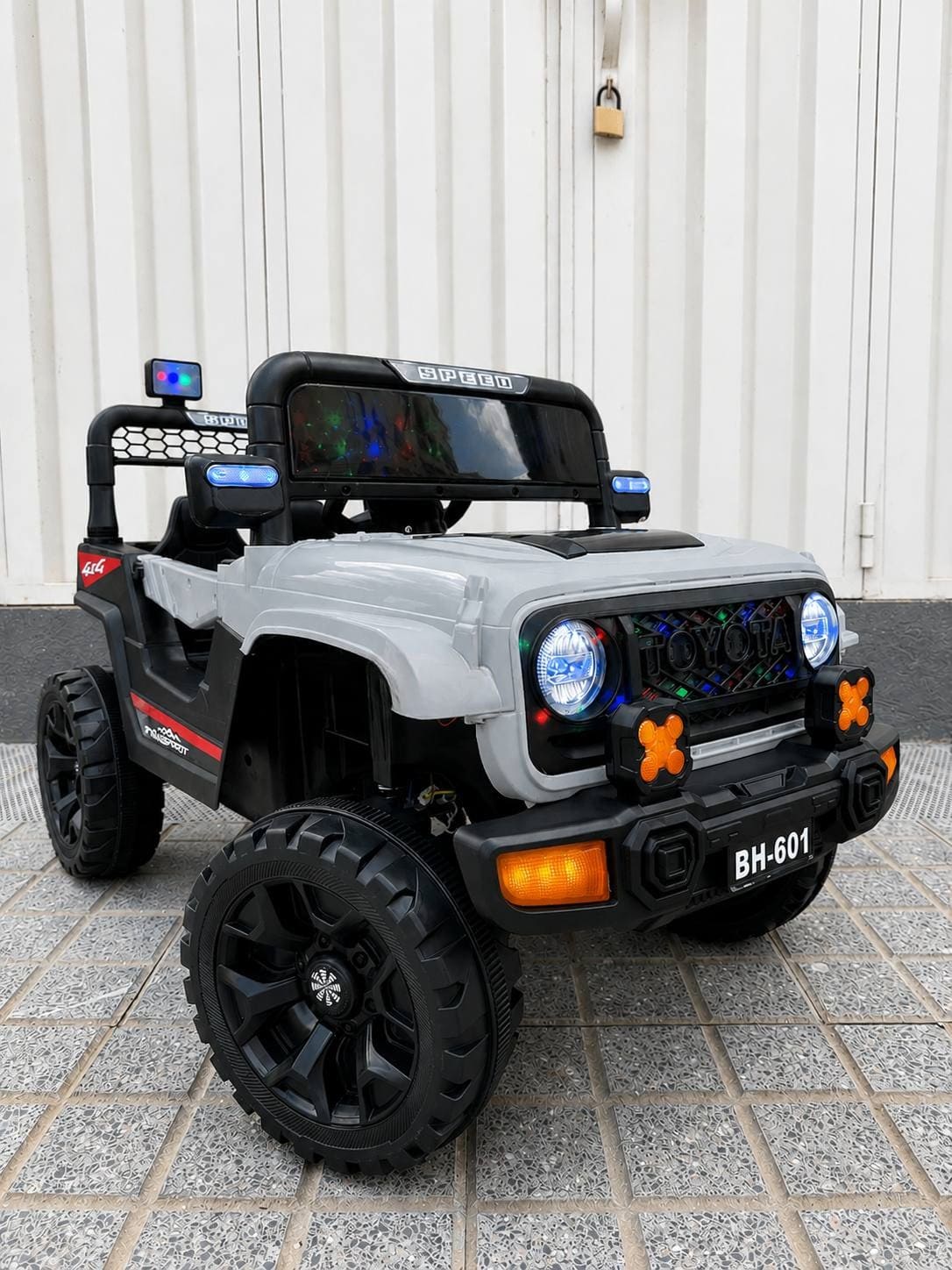 VOITURE ÉLECTRIQUE TOYOTA