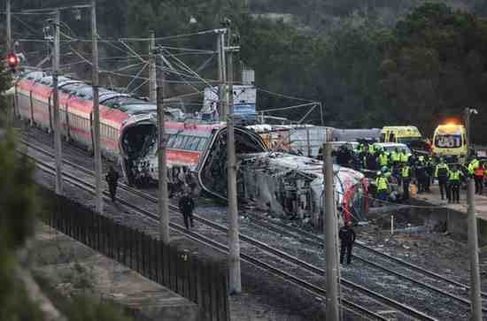 Spain train crash 39 dead