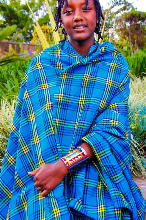 Distinctive blue and yellow shuka