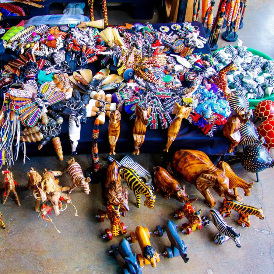 African Curios, photo 1