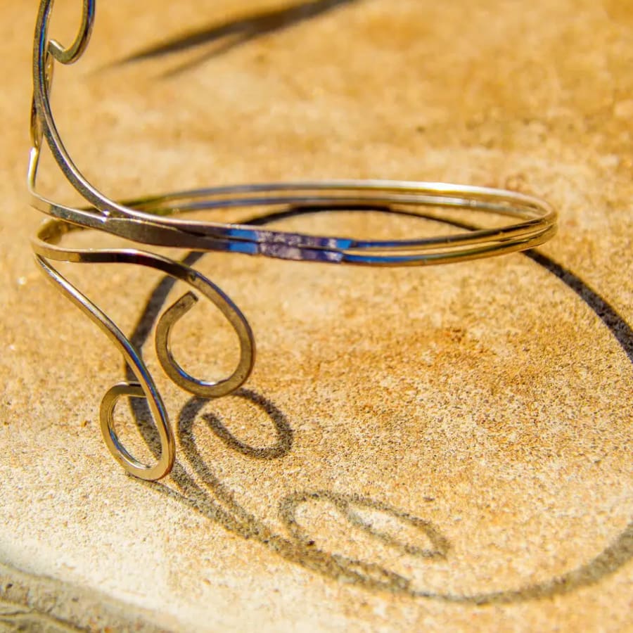 Handcrafted silver-colored wire cuff bracelet, photo 1