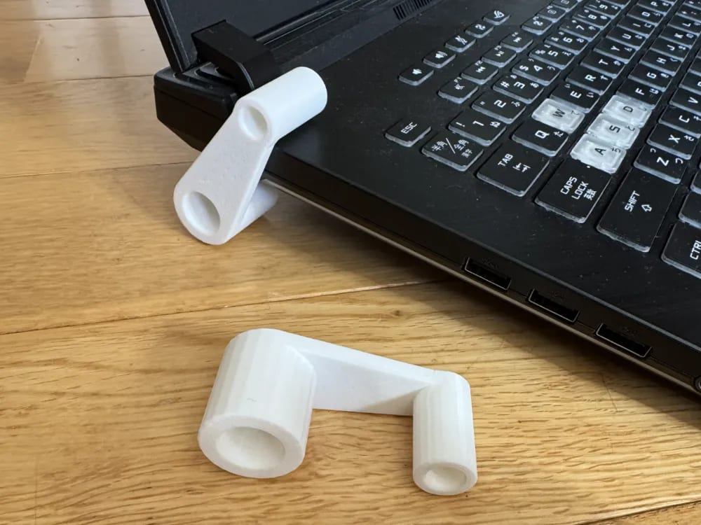 Support PC portable discret – Lot de 4 (2 ordinateurs) – Stabilité & refroidissement amélioré