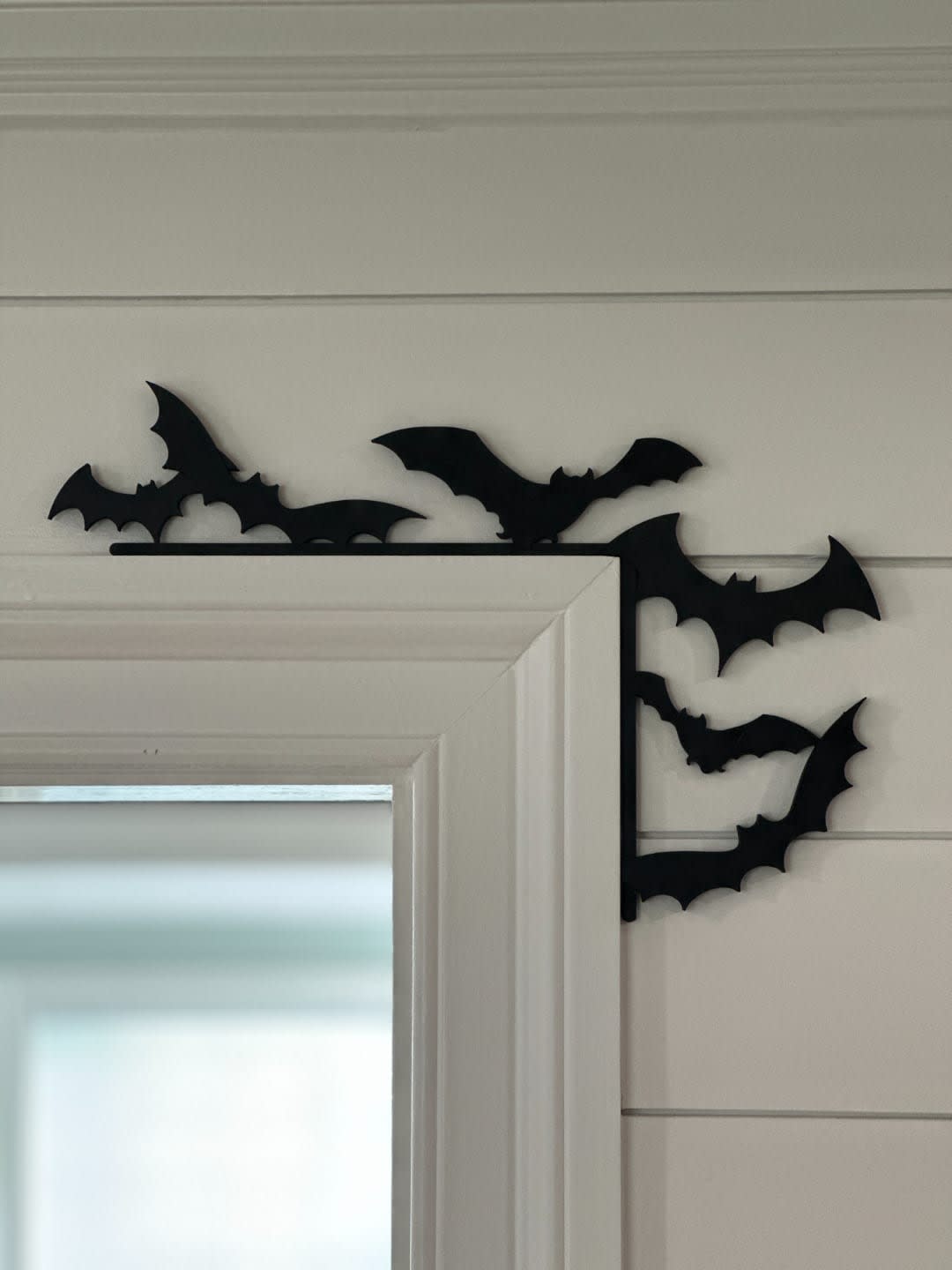 Lot de 2 chauves-souris décoratives pour coin de porte Halloween - Image 1