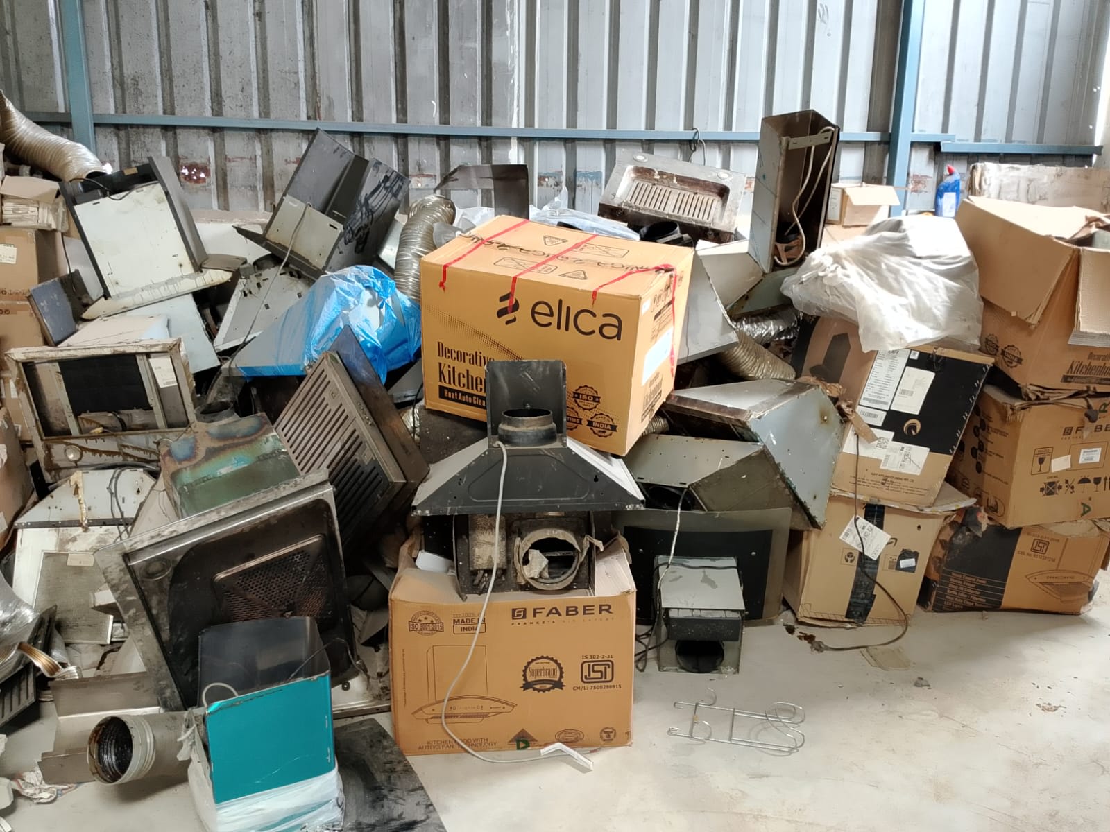 Mixed Scrap - E-Waste, Plastic, Metal, Wire and Home Appliances