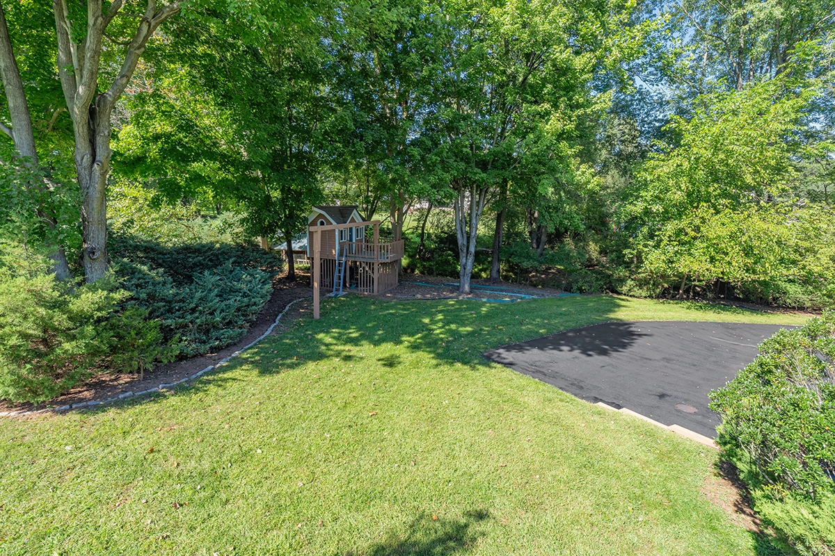Property photo 37 for 111 Carriage Hill Way