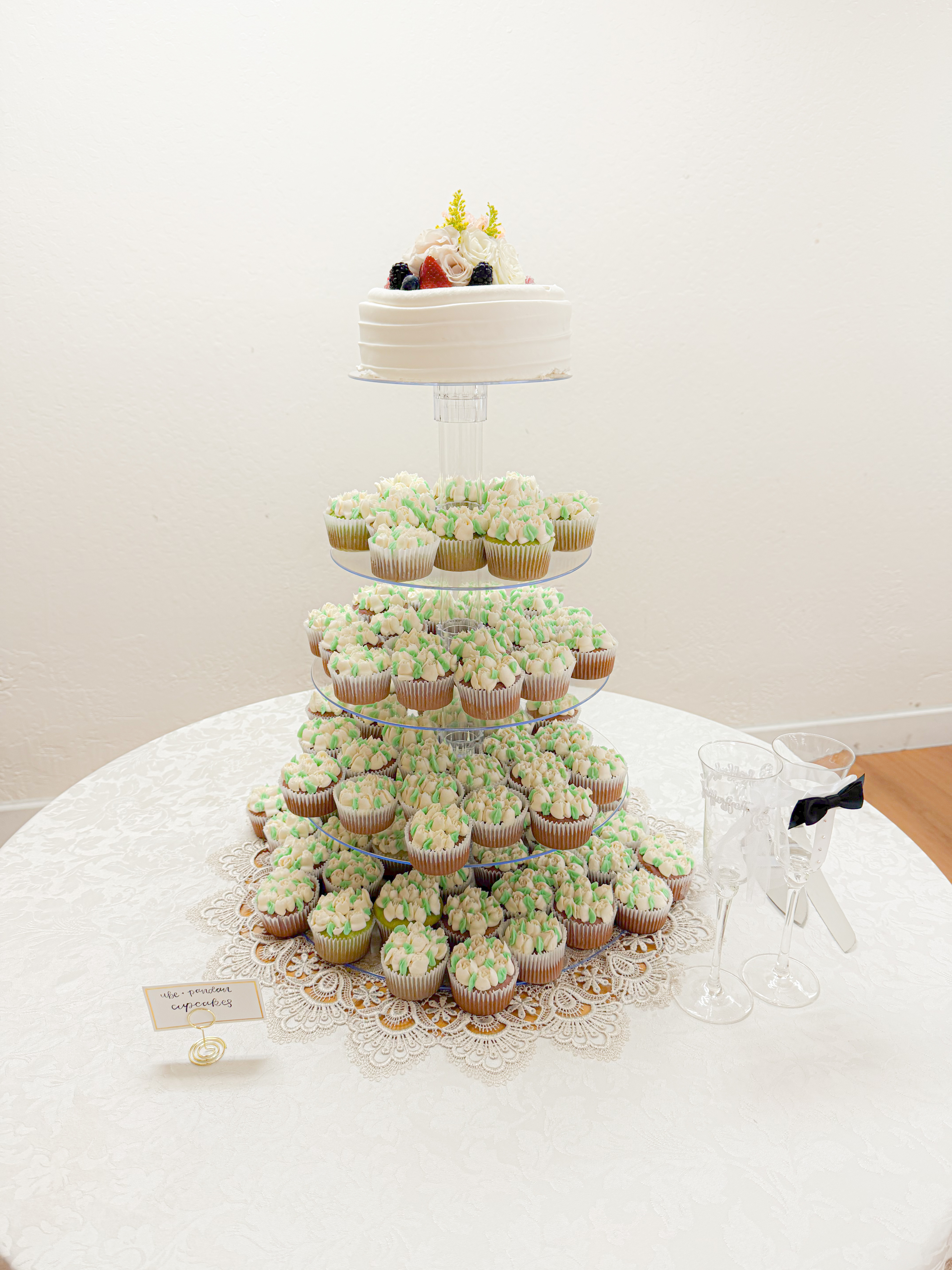 i baked a wedding cupcake tower!